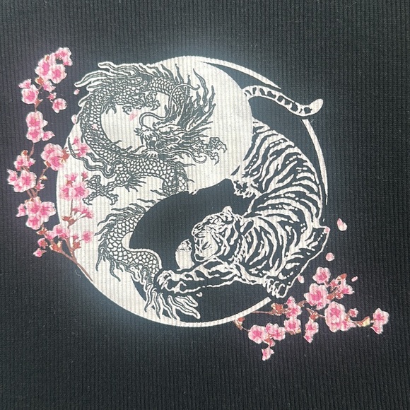 Rue21 Black Short Sleeve Tiger Dragon T-shirt, Size M - Picture 5 of 7